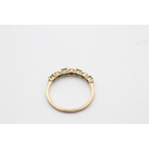 613 - 9ct Gold Diamond And Emerald Half Eternity Seven Stone Ring (1.2g) SIZE- K