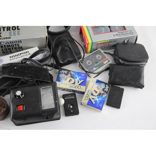 624 - Assorted CAMERA ACCESSORIES Inc. Flashes, Lens Filters, Caps, Cases etc.