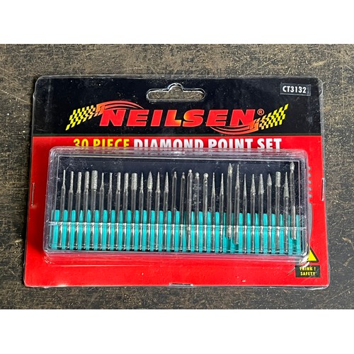 320 - 29X PACKS OF NEILSEN 30 PIECE DIAMOND POINT SET