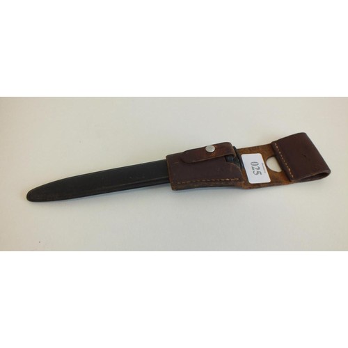 25 - SWISS BAYONET WITH ORIGINAL BLACK PLASTIC SCABBARD AND BROWN LEATHER FROG, 37cm's length