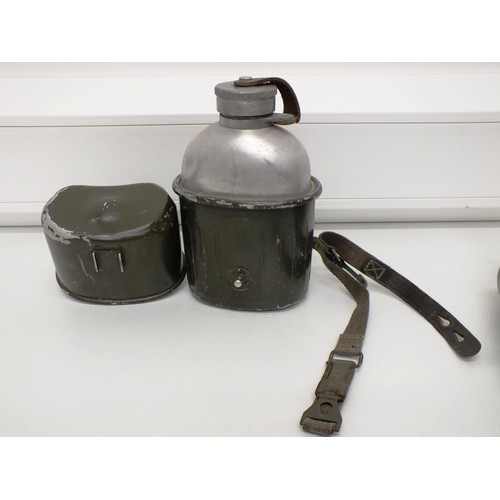 271 - 2x GERMAN MESS TINS WITH WATER BOTTLES INSIDE