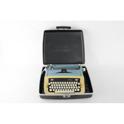 427 - Vintage IMPERIAL SAFARI Typewriter with Original Case