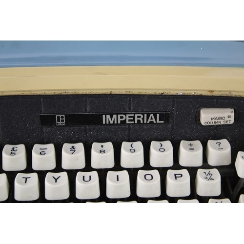 427 - Vintage IMPERIAL SAFARI Typewriter with Original Case