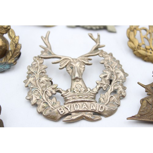 485 - 10 x Military Cap Badges Inc London, Scottish, Norfolk, RAF, Etc