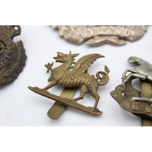 485 - 10 x Military Cap Badges Inc London, Scottish, Norfolk, RAF, Etc