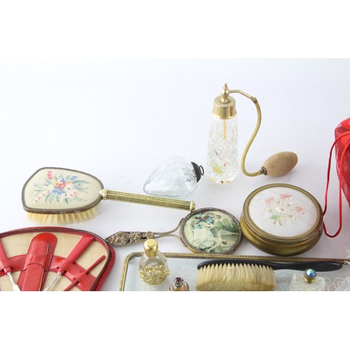 495 - 25 x Assorted Vintage LADIES VANITY Inc Mirror, Hair Brush, Perfume Bottle Etc