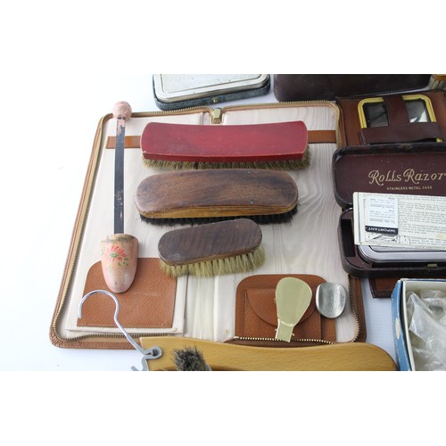 519 - Job Lot Assorted Vintage GENTLEMENS GROOMING Inc Clippers, Brush, Razor