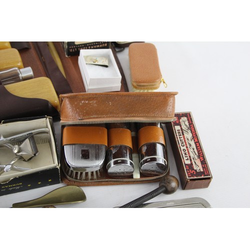 519 - Job Lot Assorted Vintage GENTLEMENS GROOMING Inc Clippers, Brush, Razor