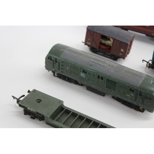 539 - 12 x OO Gauge Locos D1062, Carriage & Rolling Stock SPARE/REPAIR