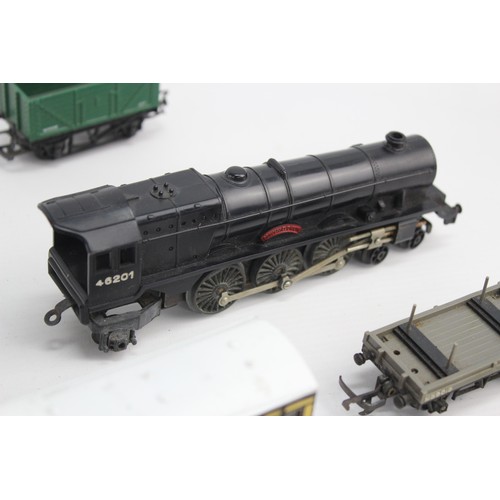 567 - Job Lot OO Gauge Loco 46201, Carriage Rolling & Stock UNTESTED