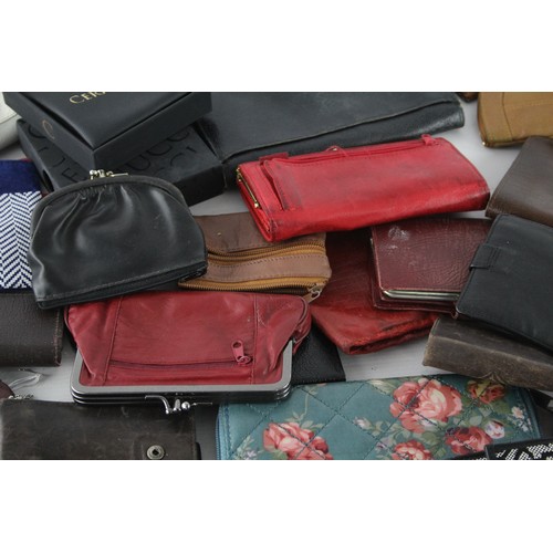 607 - 40 x Assorted Ladies / Gents PURSES & WALLETS Inc DKNY, Boxed, Leather etc