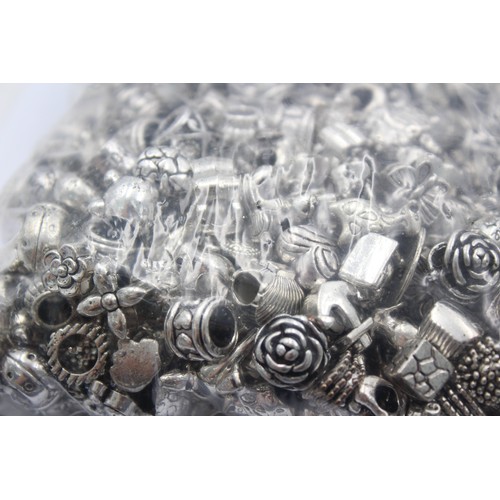 430 - 2.4kg Assorted Fashion Charms