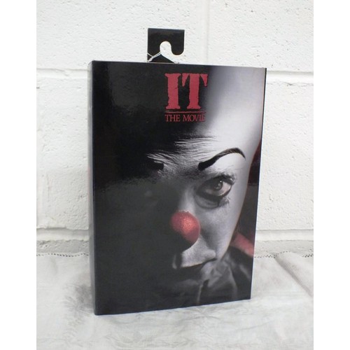 10 - NECA - IT (1990 movie) ULTIMATE PENNYWISE (VERSION 1) 7