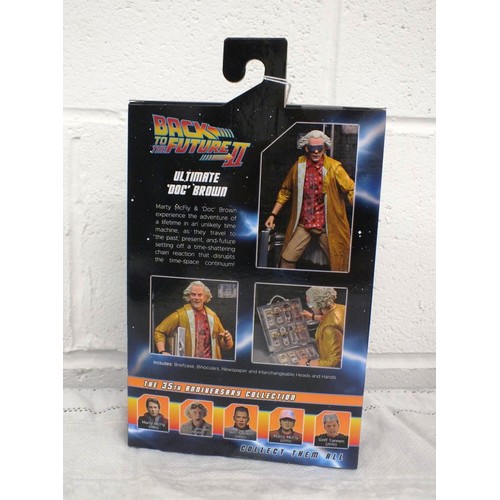 25 - NECA - Back to the Future Part ll - Ultimate Doc Emmett Brown 7