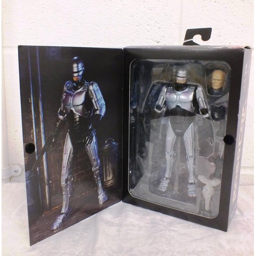 41 - NECA - ROBOCOP ULTIMATE ROBOCOP ACTION FIGURE - Boxed as New