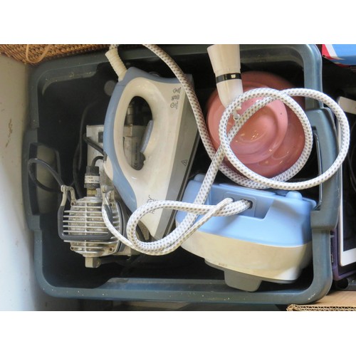 304 - QUANTITY OF ELECTRICAL ITEMS INCLUDING BRUAN MULTI, IRON, FRYER ETC