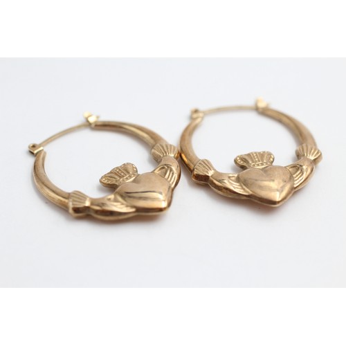 576 - 9ct gold claddagh hoop earrings (1.7g)