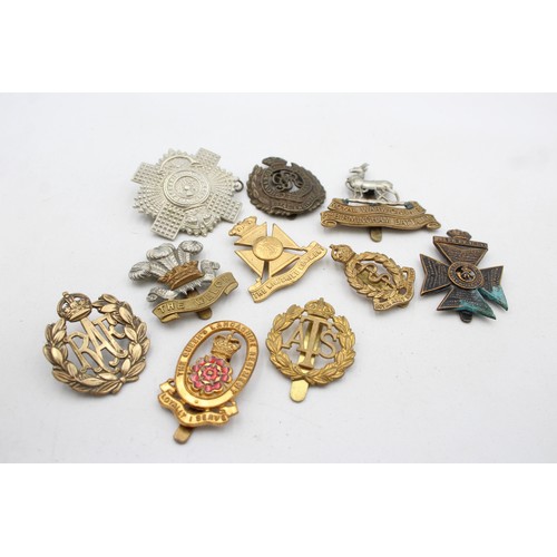 578 - 10 x Military Cap Badges Inc Welch, KRRC, Wiltshire Regt, Etc