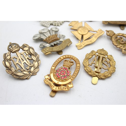 578 - 10 x Military Cap Badges Inc Welch, KRRC, Wiltshire Regt, Etc