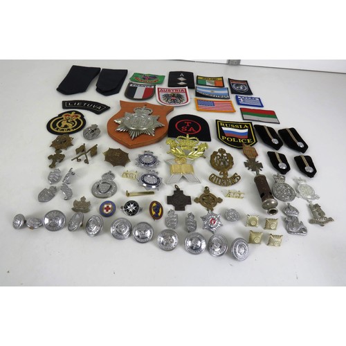 129 - BAG OF VARIOUS MILITARY AND POLICE RELATED CP BAGDES, PATCHES ETC