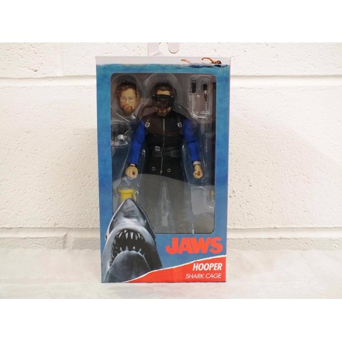 24 - Neca JAWS Matt Hooper (SHARK CAGE) 8