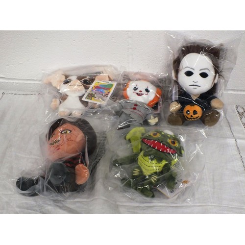 29 - 5 x Plush Collectables - Pennywise IT, Gremlins, Michael Myers(Halloween)  & Freddy Krueger - New in... 