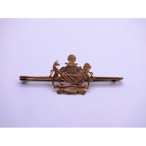 57 - WWI 9CT MANCHESTER REGIMENT SWEETHEART BROOCH