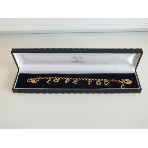 123 - BROOKS AND BENTLEY 'I LOVE YOU BRACELET IN BOX