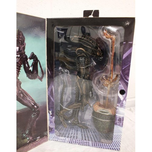 161 - NECA Aliens Ultimate Warrior Action Figure Blue Alien - Boxed as New