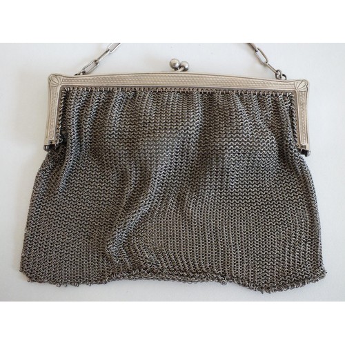 141 - ANTIQUE SILVER COLOUR MESH BAG ON CHAIN