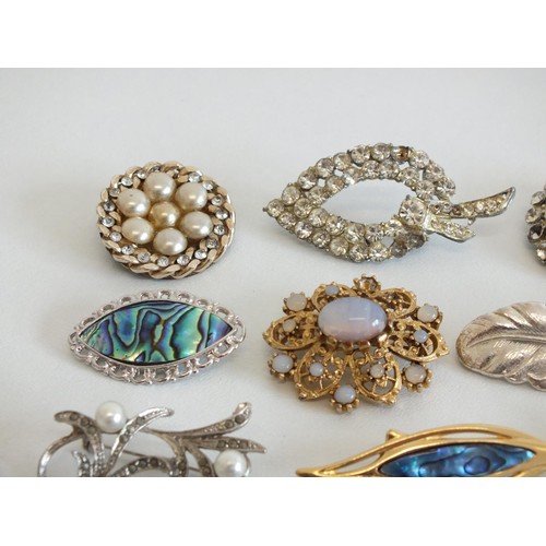 145 - 13 x DIAMANTE AND GLASS BROOCHES INCLUDING  SPHINX, FRENCH ETC