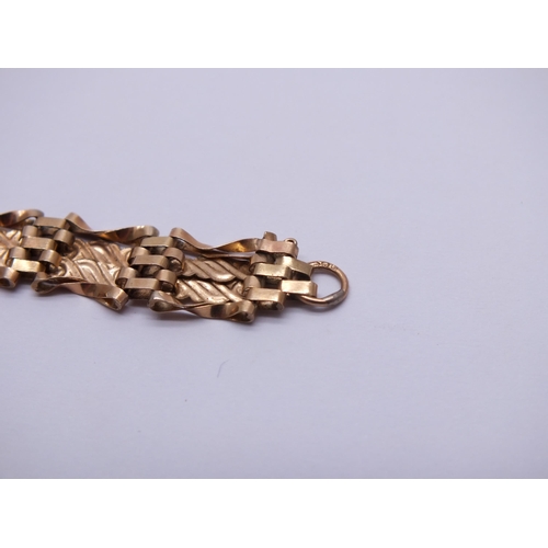 270 - 9ct GOLD GATE BRACELET WITH HEART PADLOCK CLASP, 7