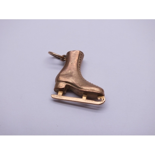 278 - 9ct GOLD ICE SKATING BOOT- 2.5cm x 2cm- Weight 1.7g