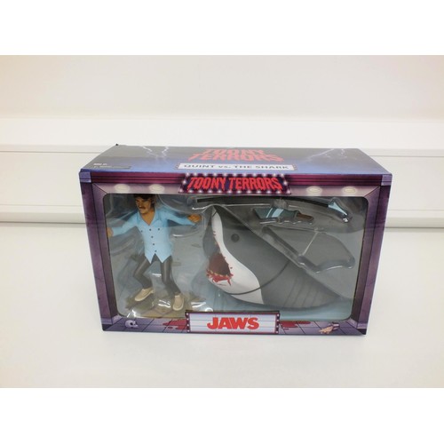 195 - NECA JAWS TOONY TERRORS QUINT & JAWS THE SHARK 6