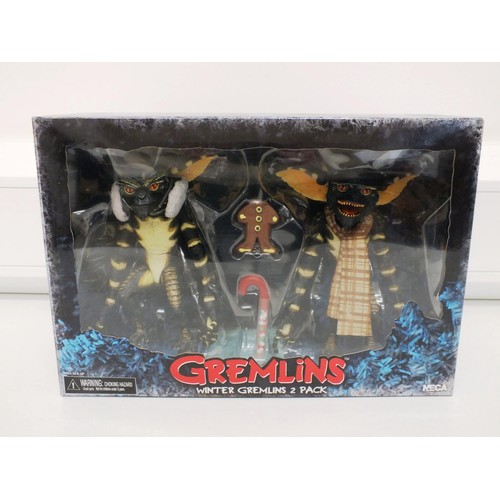 199 - NEW NECA CHRISTMAS CAROL WINTER SCENE Gremlins 7