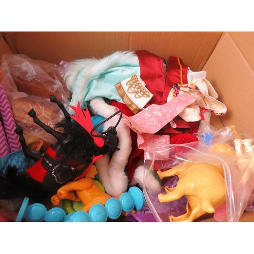 113 - LOT OF BARBIE DOLLS