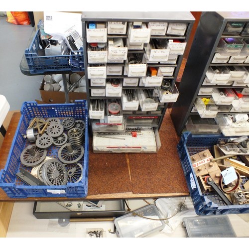 37 - JOBLOT OF MODEL TRAIN BUILDING COMPONENTS, TOOLS & ACCESSORIES WITH 2 MULTI DRAWER CABINETS & WOODEN... 