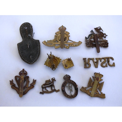 67 - 10 x MILITARY BADGES INCLUDING CAP BADGES