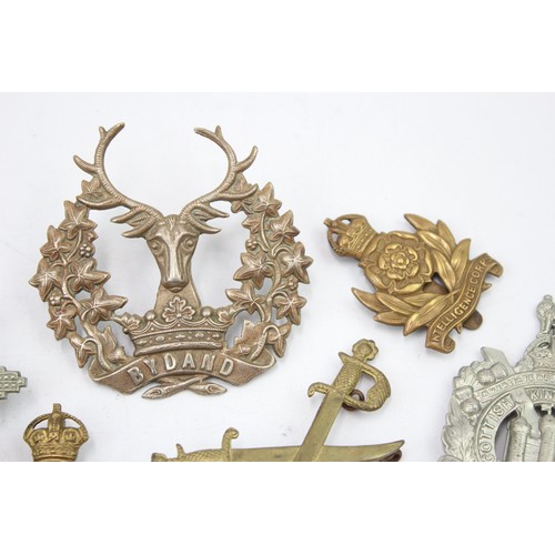 533 - 10 x Vintage Military Cap Badges Inc KOSB, Hertfordshire & Bedfordshire, Etc