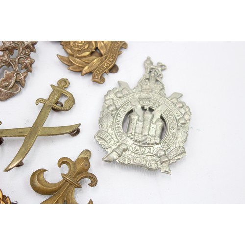 533 - 10 x Vintage Military Cap Badges Inc KOSB, Hertfordshire & Bedfordshire, Etc