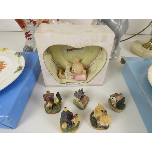 140 - 5 x MINIATURE COTTAGES, NAO FIGURE OF WOMAN AND GOAT, BABY BEAR HUGS, PHOTO FRAME, PORCELAIN SPANEIL... 