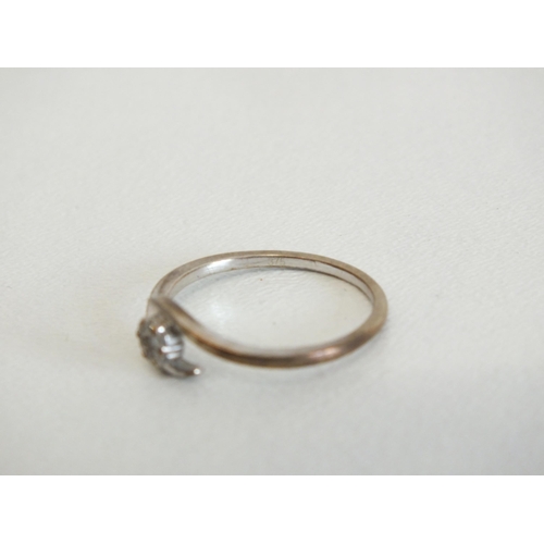 137 - 9ct GOLD DIAMOND SOLITAIRE RING - SIZE L - 1.4g