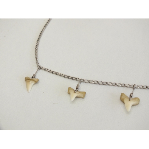 90 - VINTAGE STERLING SILVER CHAIN WITH GENUINE SHARKS TEETH