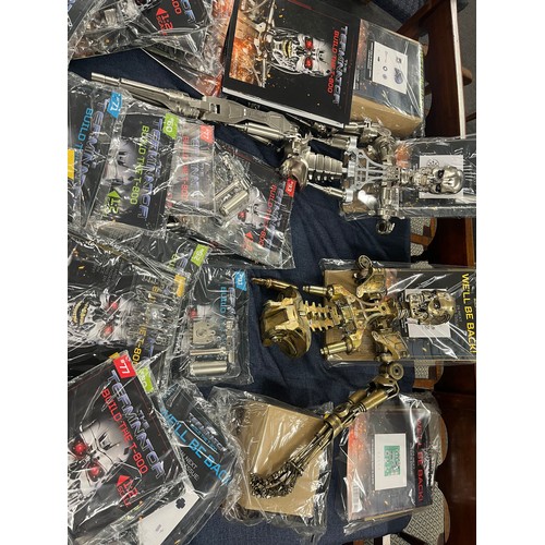 50 - 2 x PART BUILT 1:2 SCALE HACHETTE TERMINATOR BUILD THE T-800 ENDOSKELETONS WITH LARGE LOT OF SEALED ... 