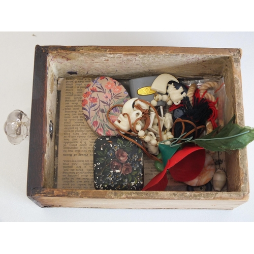 147 - MINIATURE CHEST OF DRAWERS AND CONTENTS INCLUDES PILL BOXES SEWING ITEMS ETC - SIZE 34 x 31.5 x 19CM