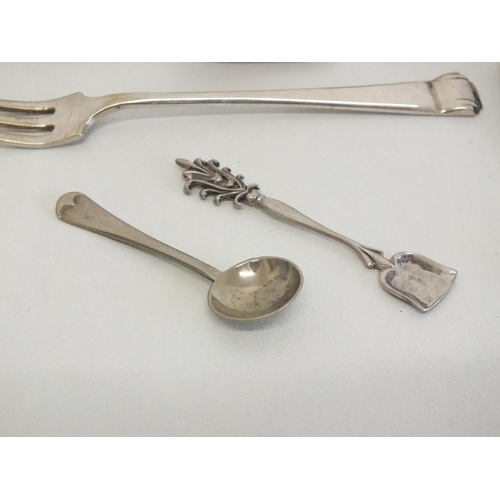 157 - SELECTION OF SILVER PLATED WARE AND SILVER COINS