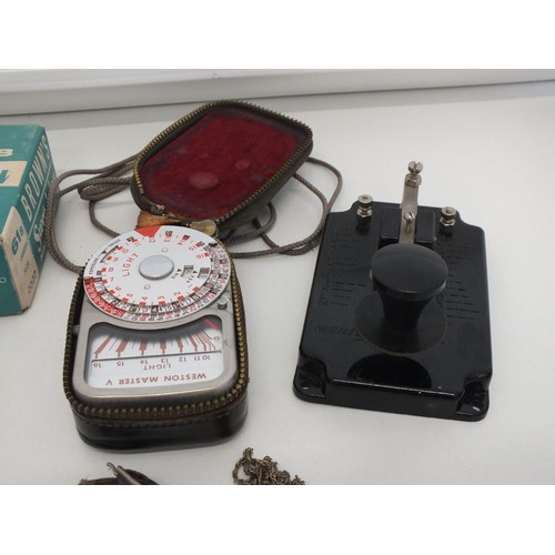 221 - MIXED BAG OF COLLECTABLES INCLUDING SILVER POCKET WATCH, CAMEO BROOCH etc