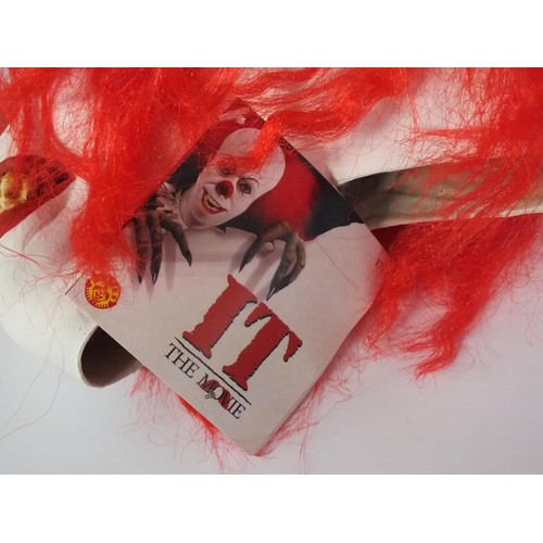 3 - OFFICIAL MOVIE IT PENNYWISE LATEX MASKI NEW WITH LABELS