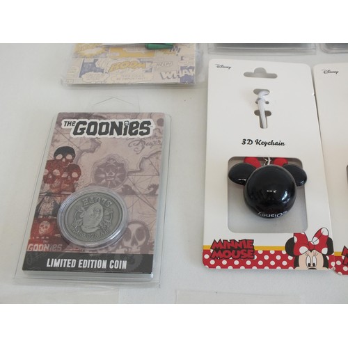 6 - COLLECTABLE KEYRINGS, LANYARDS ETC INCLUDES GHOSTBUSTERS, MINNIE MOUSE, HORROR ETC