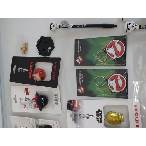 7 - COLLECTABLE KEYRINGS, LANYARDS & PENS INCLUDES CHUCKY, FRIDAY 13th, STAR WARS Etc